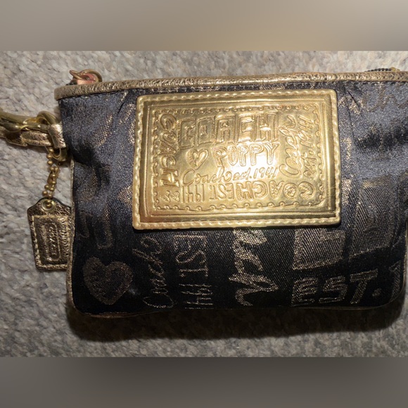 Coach Poppy Storypatch Glam Black & Gold Rare Limited Edition Wristlet - Picture 3 of 6